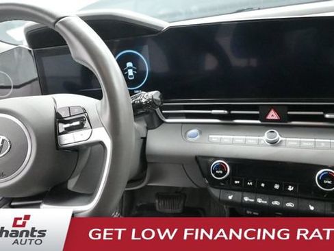 Used 2023 Hyundai Elantra SEL w/ Convenience Package FWD image 15