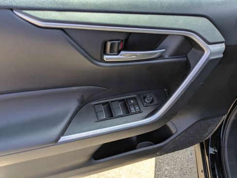 Used 2023 Toyota RAV4 XLE image 12