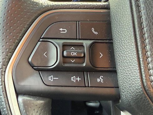 Certified 2025 Toyota 4Runner TRD Off-Road image 13