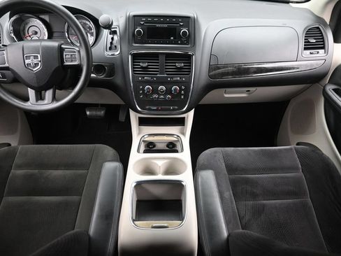 Used 2014 Dodge Grand Caravan SXT FWD image 16