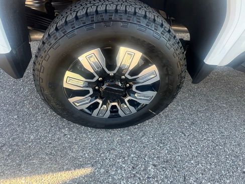 New 2025 GMC Sierra 2500 Denali w/ Denali Reserve Package image 15