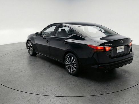 Used 2025 Nissan Altima 2.5 SV image 6