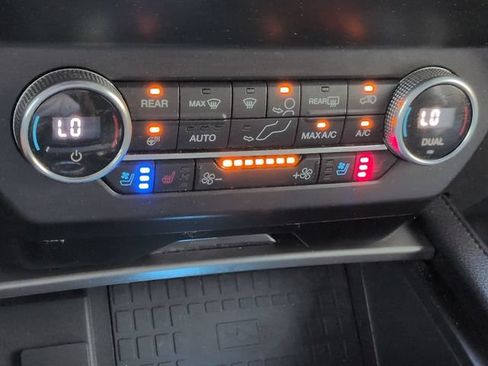 Used 2021 Ford Expedition XLT RWD image 23
