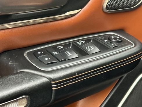 Used 2019 RAM 1500 Laramie Longhorn image 13