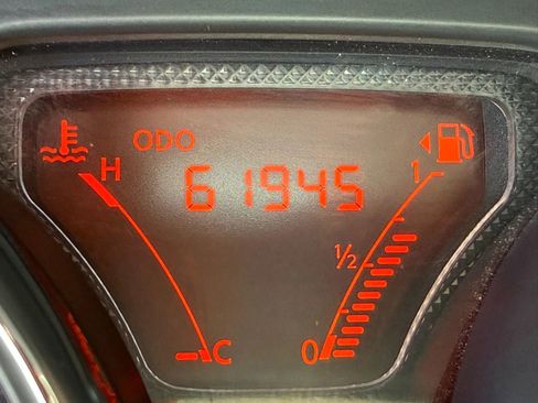 Used 2012 Nissan Versa SV FWD image 25
