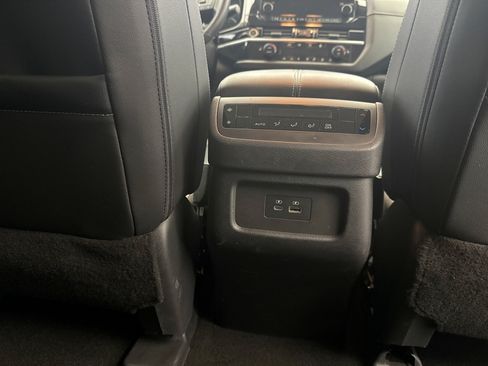 Used 2023 Nissan Pathfinder SL AWD/4WD image 20