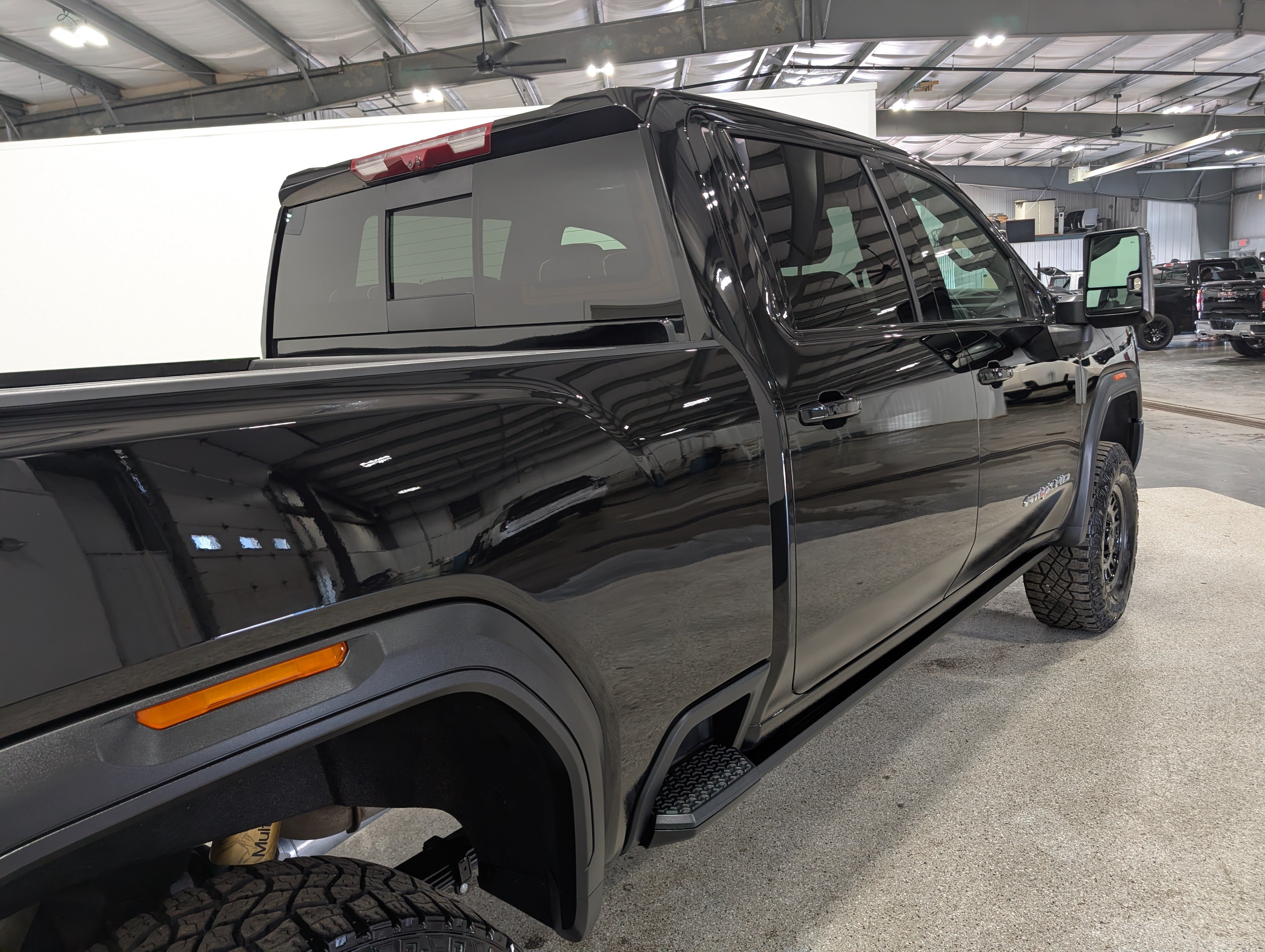 Used 2025 GMC Sierra 2500 AT4X w/ AT4X AEV Edition AWD/4WD image 3
