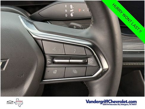 Certified 2025 Chevrolet Suburban Premier AWD/4WD image 14