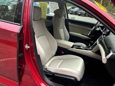 Used 2019 Honda Accord LX image 7