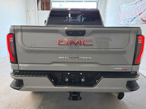 Used 2024 GMC Sierra 2500 AT4 w/ AT4 Preferred Package AWD/4WD image 3