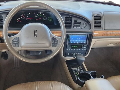 Used 2001 Lincoln Continental image 20