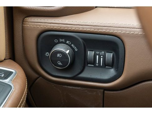 Used 2021 RAM 2500 Limited image 29