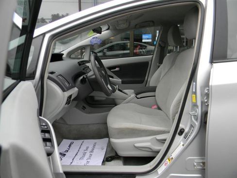 Used 2010 Toyota Prius Five FWD image 11
