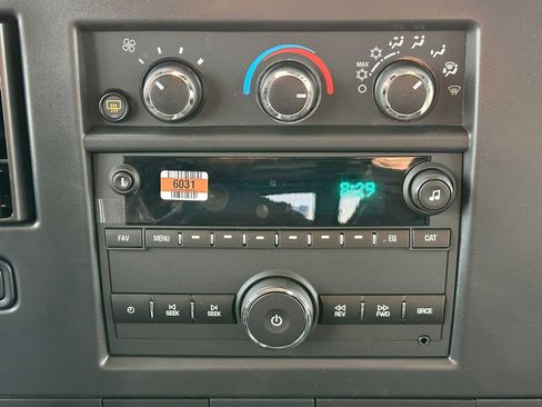 New 2025 GMC Savana 3500 Extended w/ Driver Convenience Package image 27