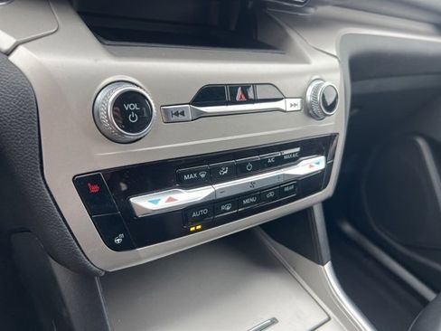 Certified 2022 Ford Explorer XLT w/ Equipment Group 202A image 14