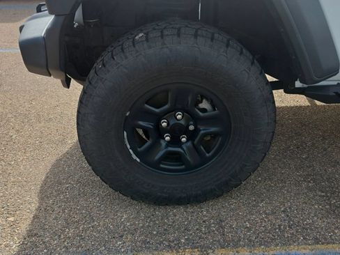 Used 2020 Jeep Wrangler Unlimited Sport AWD/4WD image 4