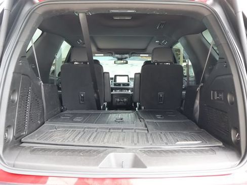 Used 2023 GMC Yukon SLT w/ SLT Premium Package AWD/4WD image 23