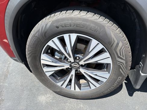 Used 2023 Nissan Rogue SV w/ SV Premium B Package AWD/4WD image 30