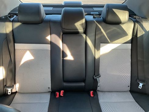 Used 2012 Toyota Camry SE image 12