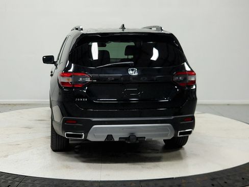 Used 2025 Honda Pilot Elite image 7