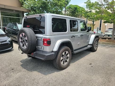 Used 2018 Jeep Wrangler Unlimited Sahara AWD/4WD image 3