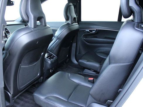 Used 2020 Volvo XC90 T6 Momentum image 18