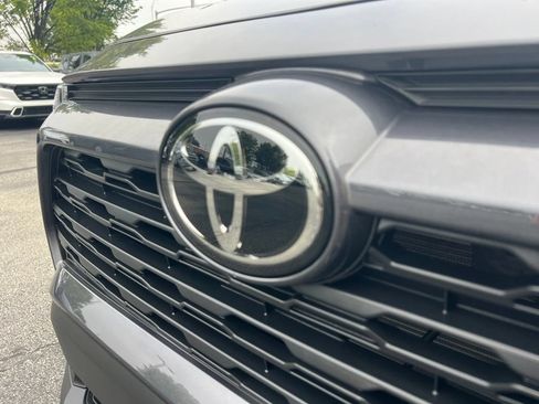 Used 2023 Toyota RAV4 LE AWD/4WD image 22
