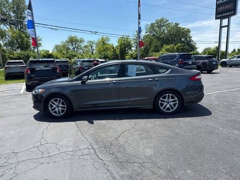 Used 2015 Ford Fusion SE FWD image 8