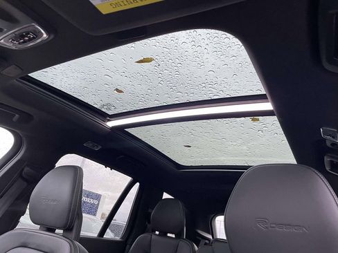 Used 2020 Volvo XC90 T8 R-Design image 10