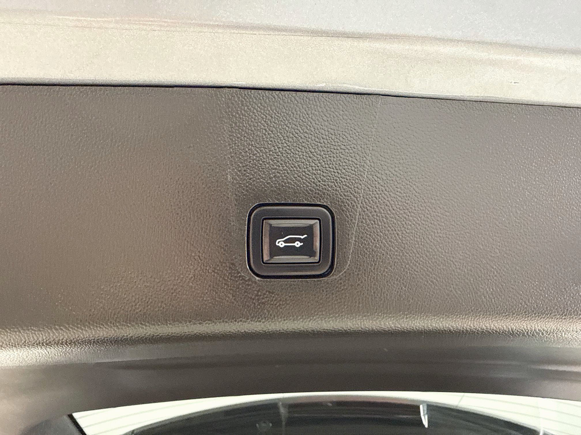 Used 2020 Chevrolet Traverse High Country AWD/4WD image 40