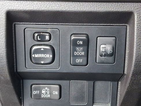 Used 2016 Toyota Tundra SR5 image 24