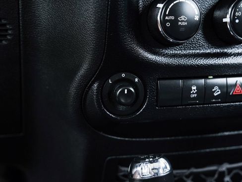 Used 2014 Jeep Wrangler Unlimited Rubicon w/ Connectivity Group AWD/4WD image 48