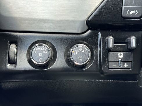 Used 2018 GMC Yukon SLE w/ SLE Value Package AWD/4WD image 17