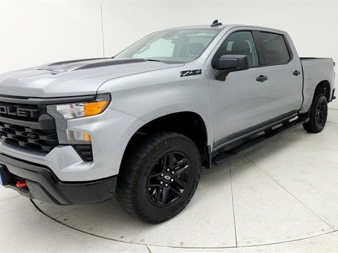 Used 2024 Chevrolet Silverado 1500 Custom Trail Boss w/ LPO, Dark Essentials Package image 4