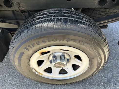 Used 2015 GMC Sierra 1500 2WD Regular Cab image 24
