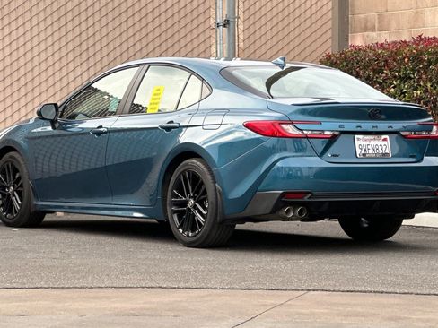 Used 2026 Toyota Camry SE image 6