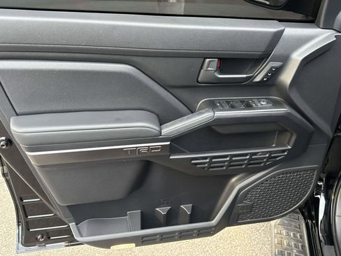 Used 2025 Toyota 4Runner TRD Off-Road Premium image 12