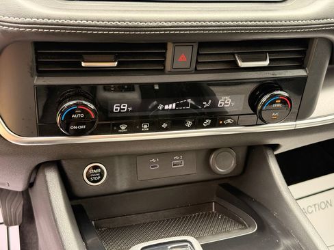 Used 2023 Nissan Rogue SV FWD image 20