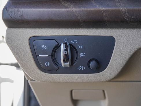 Used 2018 Audi Q5 2.0T Premium Plus w/ Premium Plus Package image 22