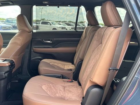 Used 2026 Toyota Grand Highlander AWD Hybrid image 15