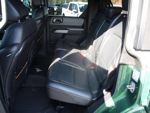 Used 2022 Ford Bronco Badlands image 9