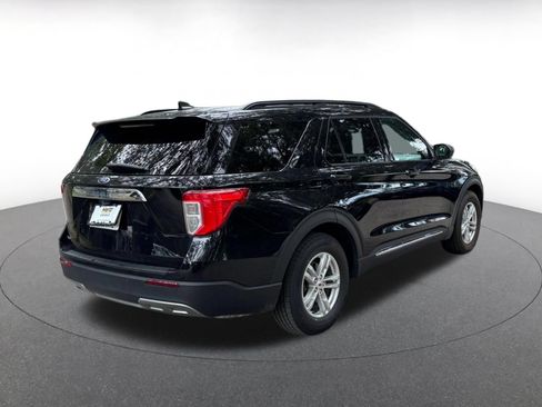 Used 2023 Ford Explorer XLT w/ Equipment Group 202A RWD image 12