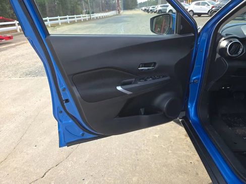 Used 2024 Nissan Kicks SV image 33
