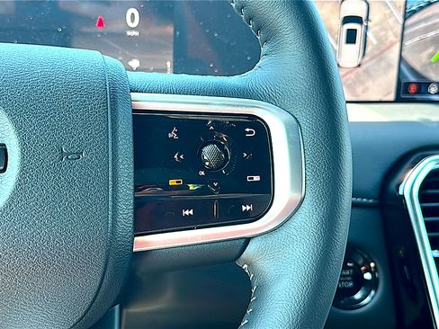 New 2026 Nissan Armada SL w/ Captain's Chari Seat Package AWD/4WD image 19
