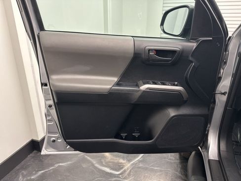 Used 2017 Toyota Tacoma SR5 w/ Tow Package image 16