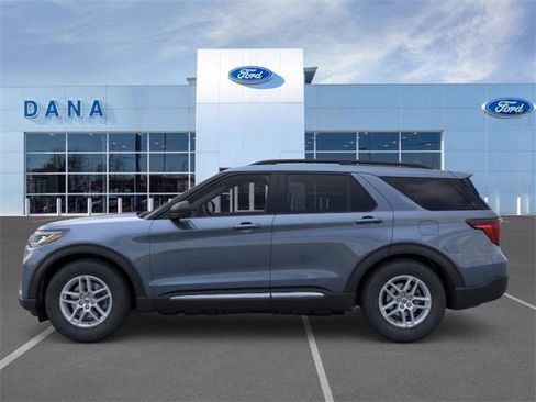New 2025 Ford Explorer Active image 3