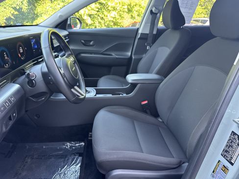 Used 2025 Hyundai Kona SEL AWD/4WD image 5