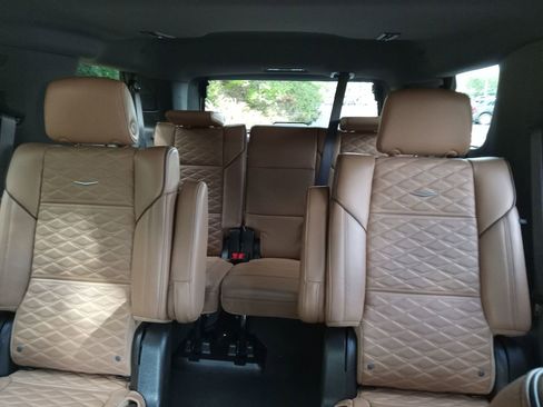 Used 2022 Cadillac Escalade Sport w/ Touring Package image 21