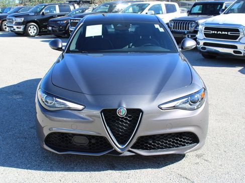 Used 2022 Alfa Romeo Giulia Ti image 2