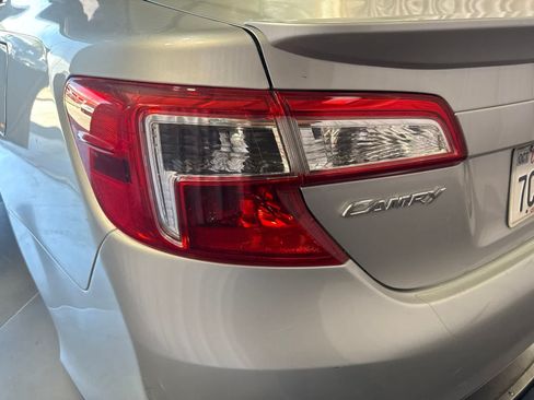 Used 2013 Toyota Camry SE FWD image 13